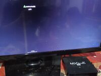 The RK322X port booting on an MXQ 4K Pro, which uses a Rockchip RK3228A SoC.