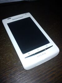 Sony Ericsson Xperia X8 White