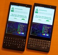 KEY2 (left) and Key2 LE (right) running sxmo